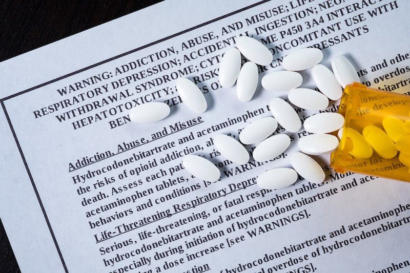 hydrocodone with warning: opioid prescribing to youth