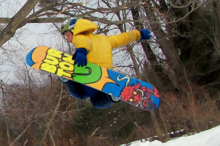 Griffin the snowboarder in action before kneecap dislocation forced him to take time off.